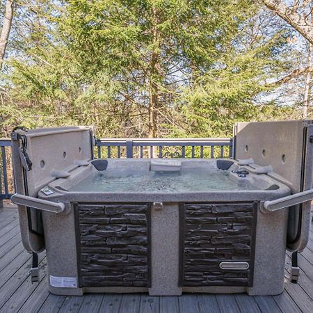 Wooded Bliss Hot Tub Single Level Cabin With No Steps Rocking Chairs And Wooded Views Пиджен-Фордж Экстерьер фото